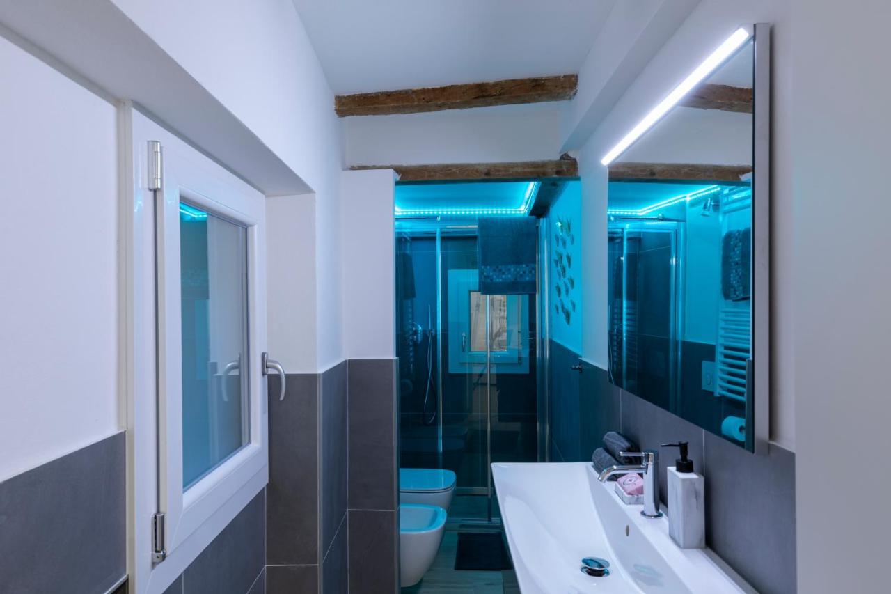 بولونيا Luxury Suite In The Center I Private Patio & Kitchen المظهر الخارجي الصورة