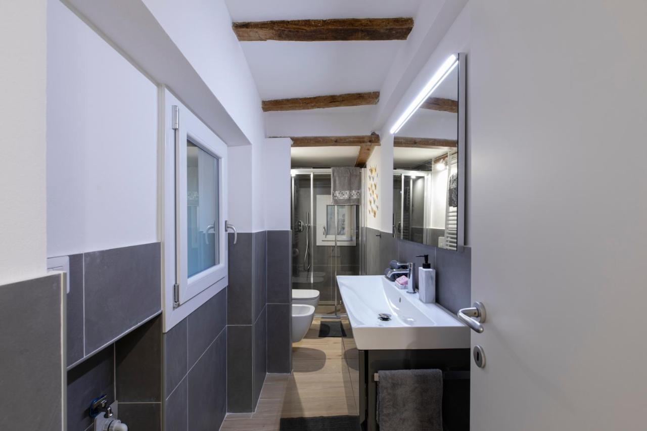 بولونيا Luxury Suite In The Center I Private Patio & Kitchen المظهر الخارجي الصورة